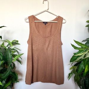 ⭐️FREE IN BUNDLE 2+⭐️ - Brown and Gold Tank